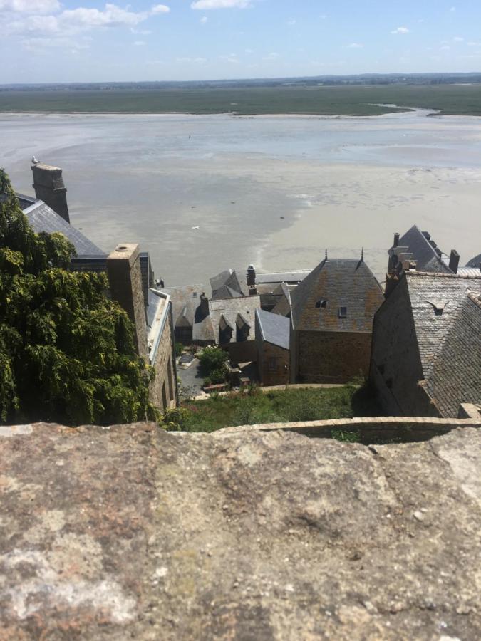 Appartement Familial Le Tanis Pontorson Zewnętrze zdjęcie